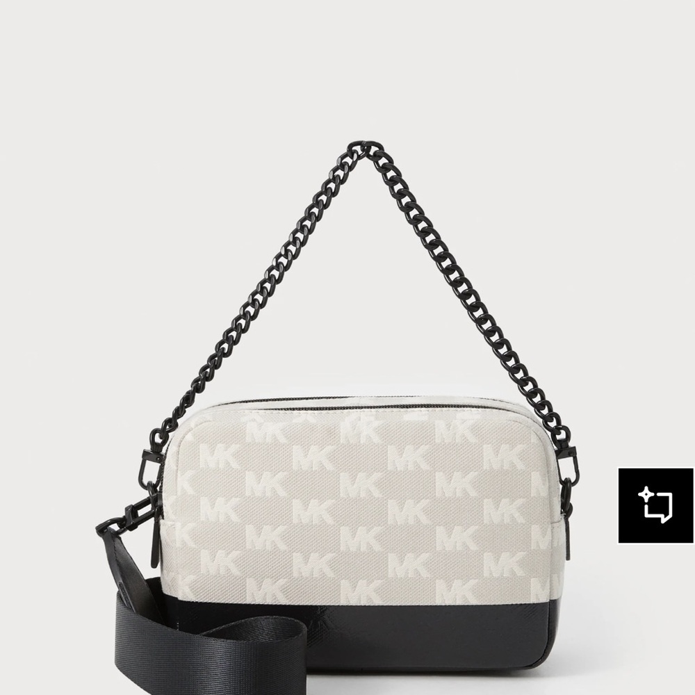 **ISO this Bryant Twotone camera bag! Please message me if you have one!